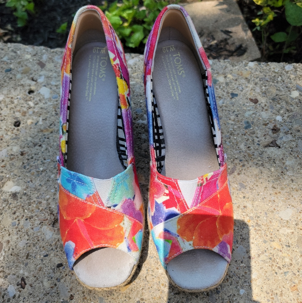 Toms espadrille sandals